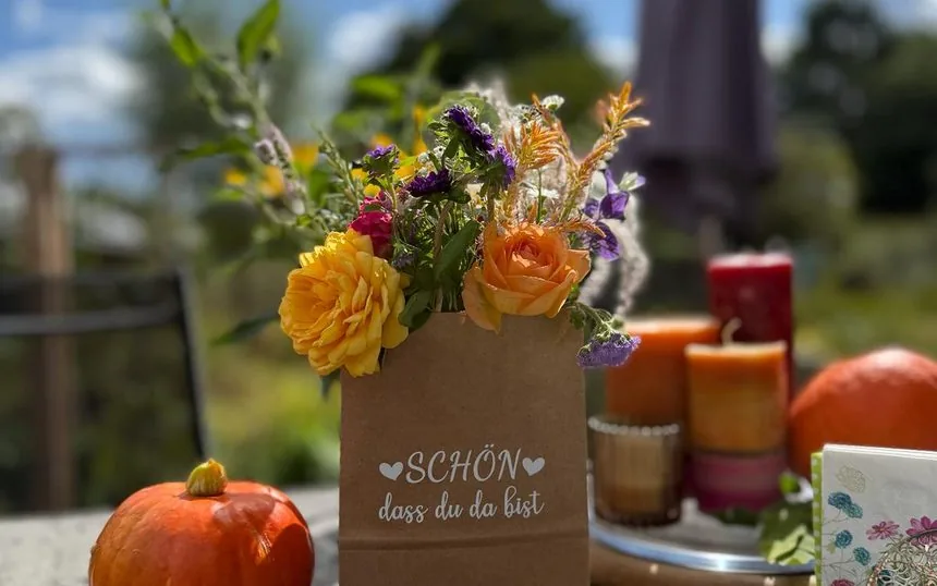 Kostenloses Kennenlerngespräch – Blumenstrauß mit der Botschaft Schön, dass du da bist